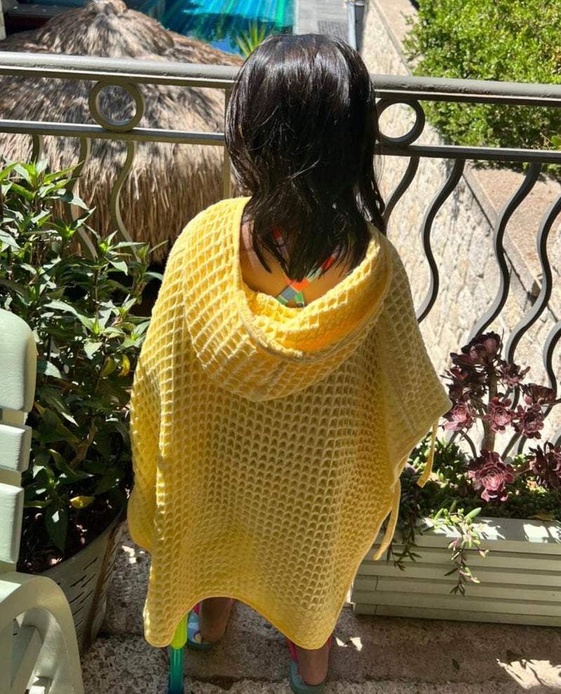 Living T Poncho Yellow